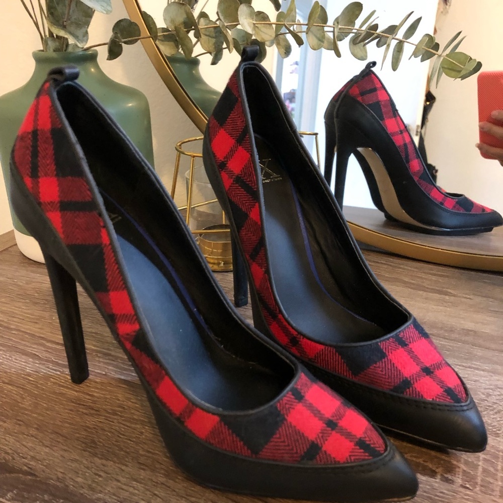 Plaid red pumps Gx by Gwen Stefani